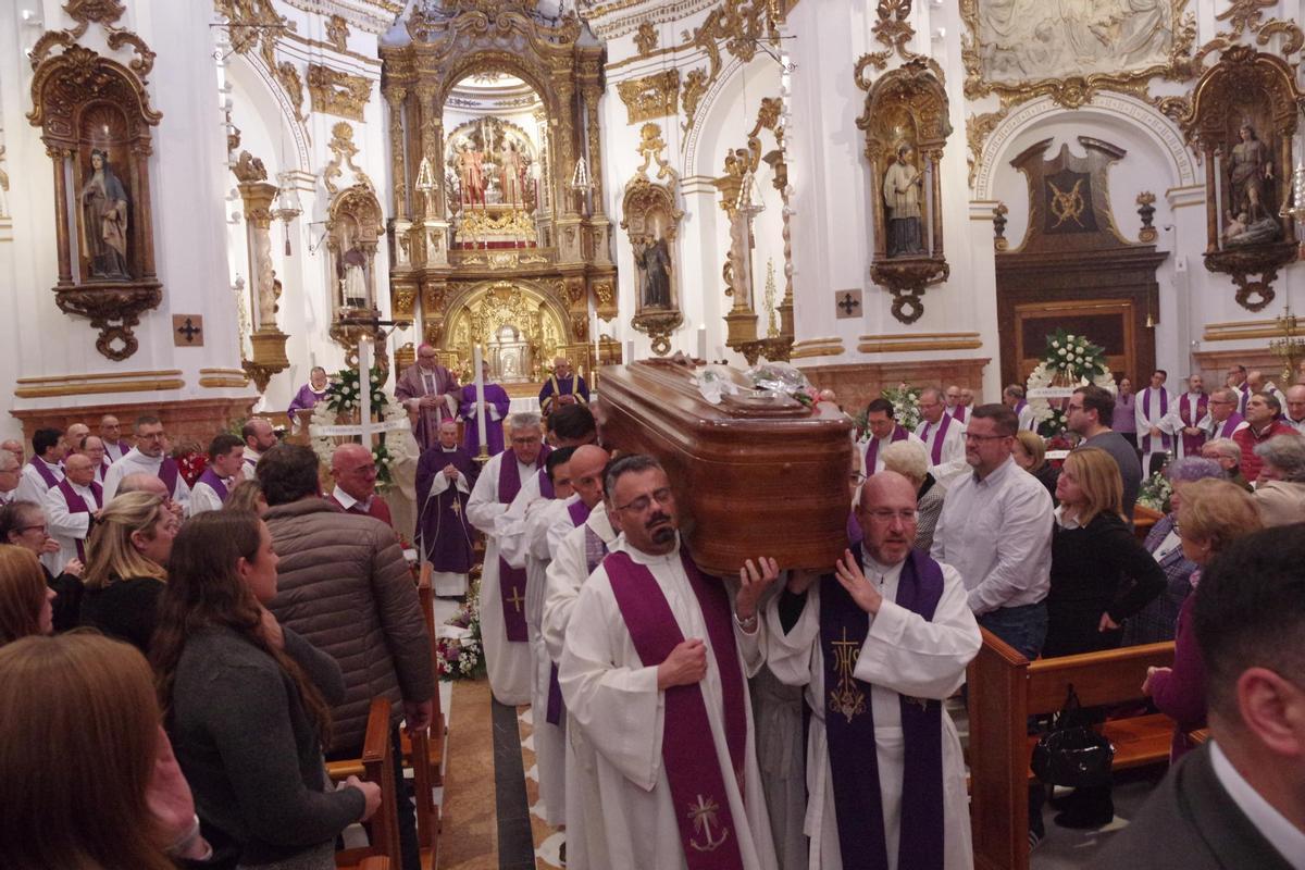 El funeral del sacerdote Manuel Ángel Santiago, en imágenes El funeral del sacerdote Manuel Ángel Santiago, en imágenes