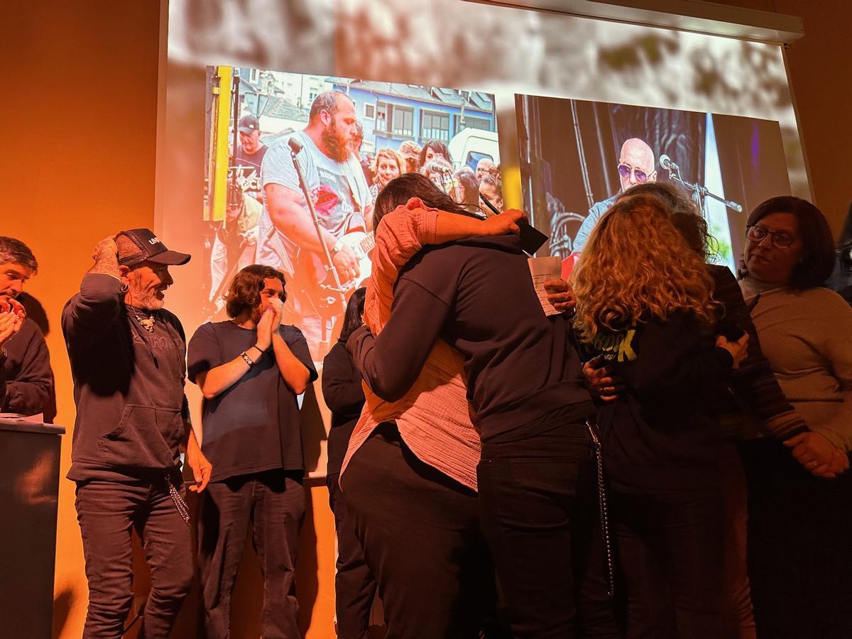 EN IMÁGENES: La presentación del documental que habla desde lo íntimo del Festival Unirock de Puerto de Vega EN IMÁGENES: La presentación del documental que habla desde lo íntimo del Festival Unirock de Puerto de Vega