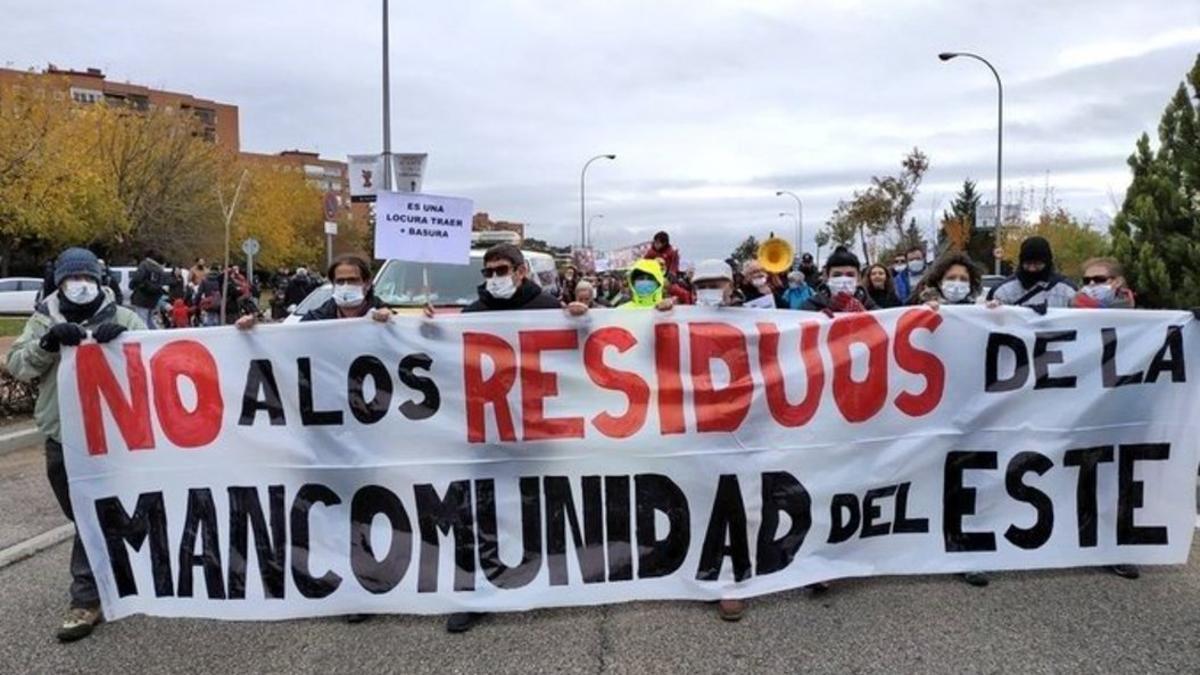 Manifestación contra el vertido de más residuos en Valdemingómez