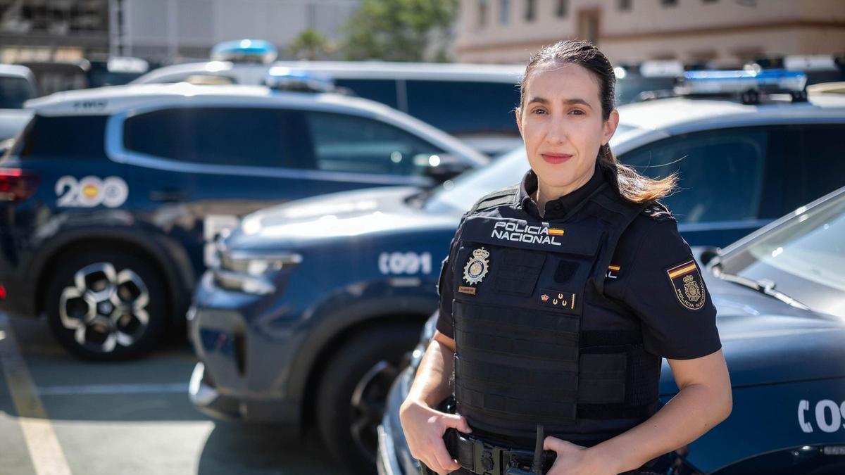 Inspectora Cristina Alvariño, jefa de Participación Ciudadana en Tenerife