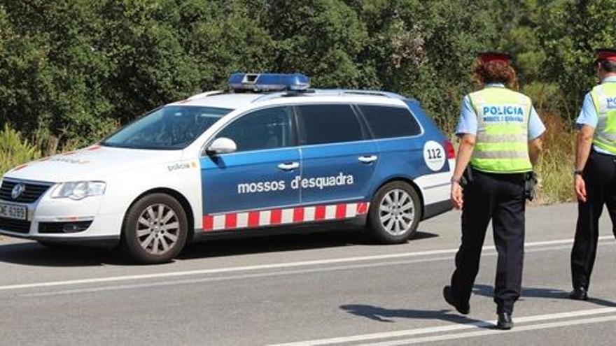 Agents dels Mossos en una imatge d&#039;arxiu