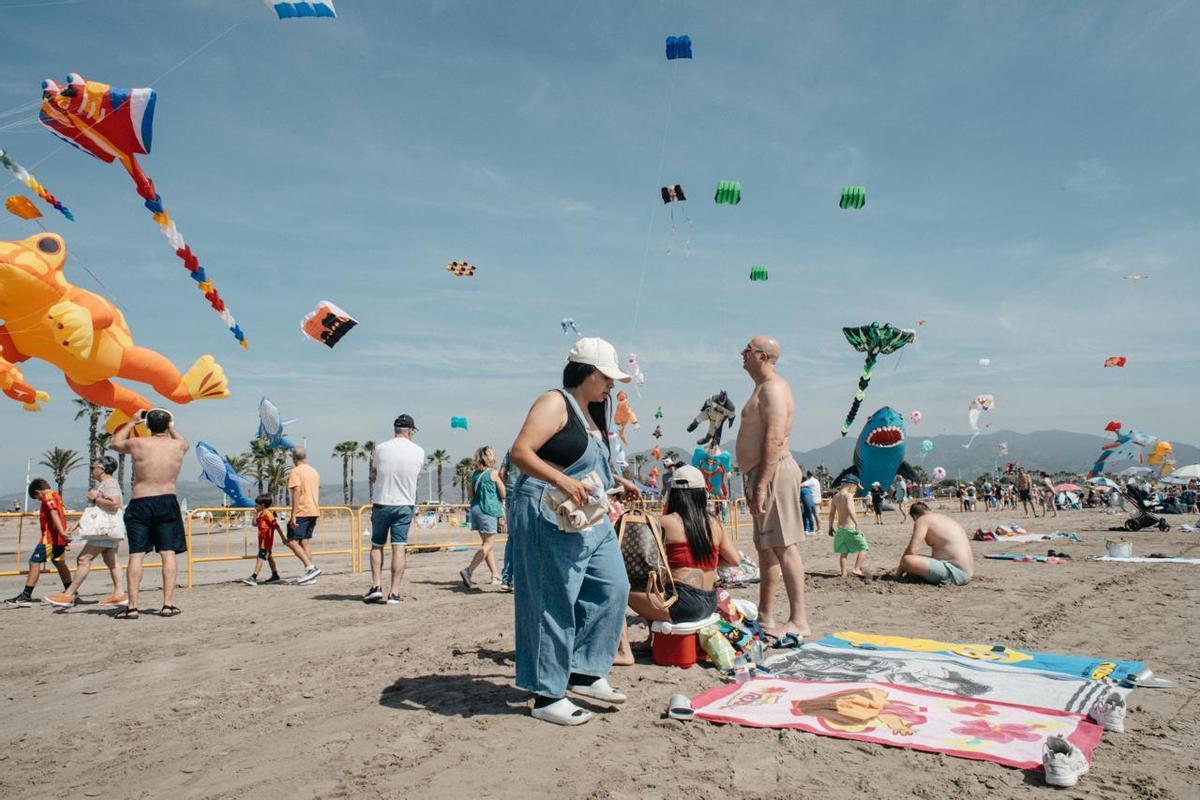 Un momento del III fesstival del Viento en la playa del Gurugú de Castelló.