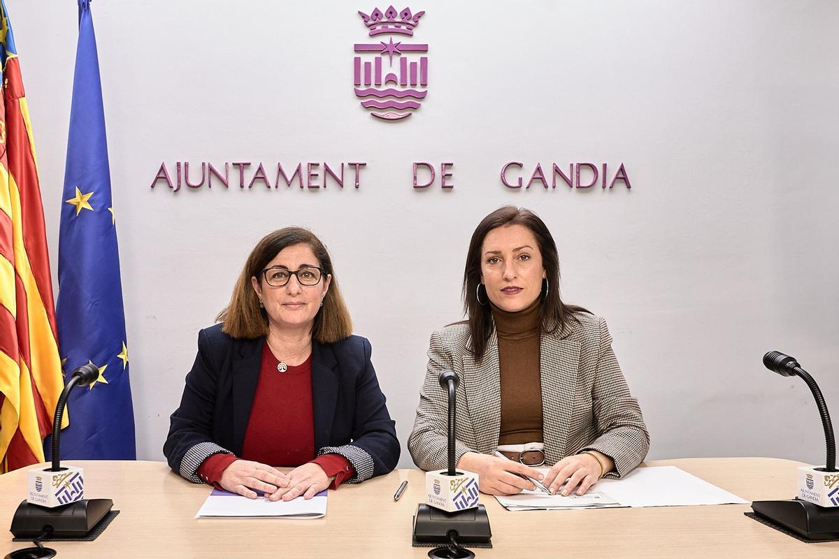 Las concejalas Inma Rodríguez y Ester Sapena, durante la rueda de prensa.