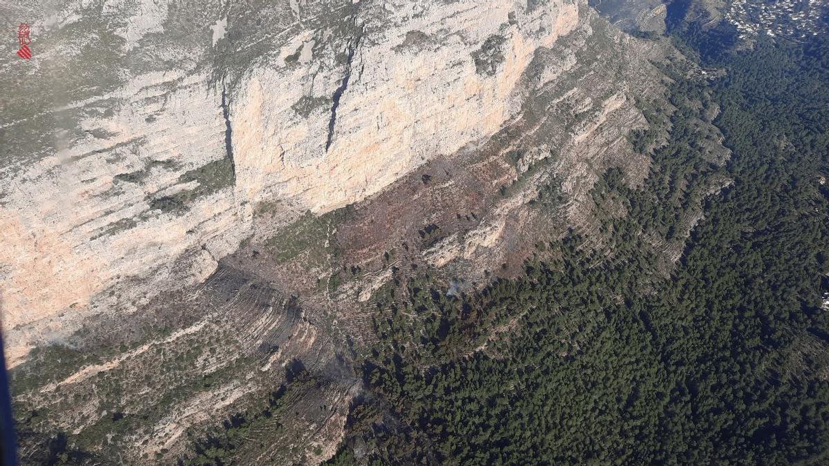 Declarado un incendio forestal en el Montgó