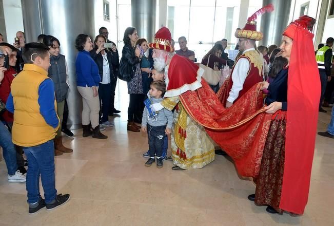 REYES MAGOS LLEGADA BARCO