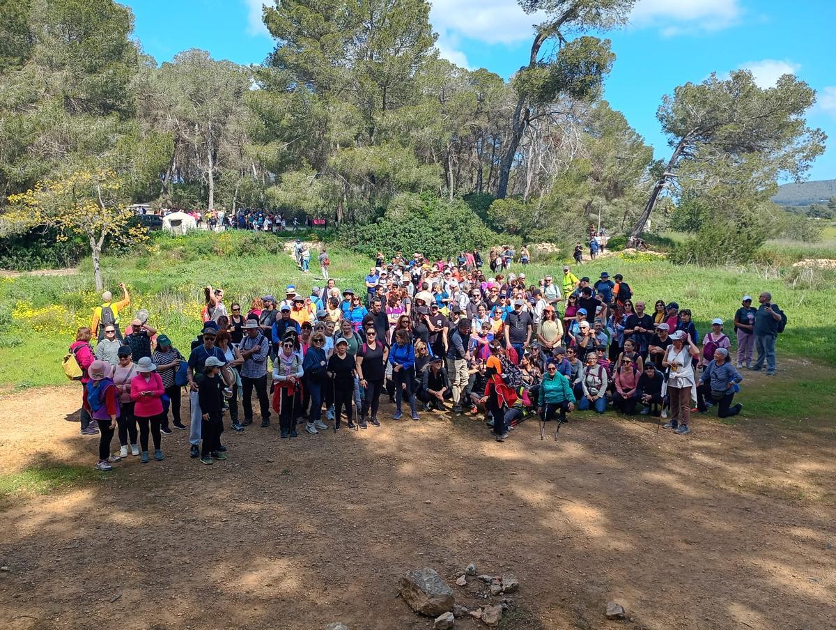 La jornada para reivindicar los caminos públicos de Ibiza y vías agropecuarias en imágenes La jornada para reivindicar los caminos públicos de Ibiza y vías agropecuarias en imágenes