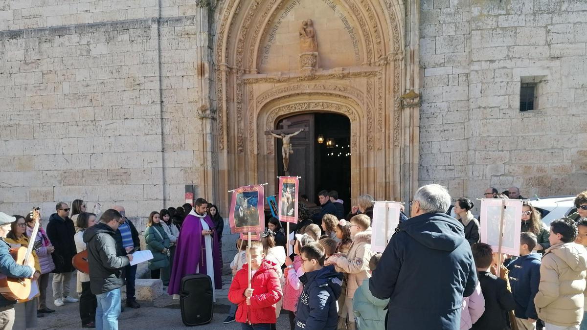 GALERÍA | Toro revive el Vía Crucis de las Familias