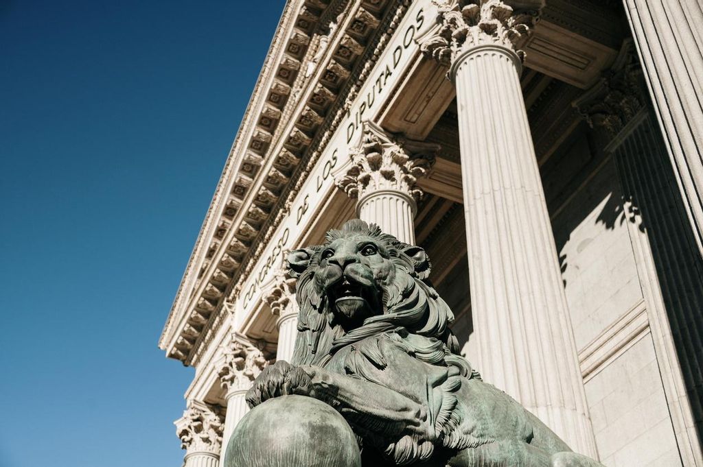 Puerta de los Leones del Congreso de los Diputados