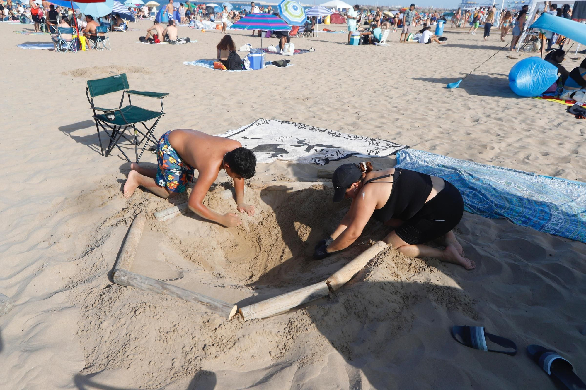 Todo listo para la noche de San Juan en las playas valencianas