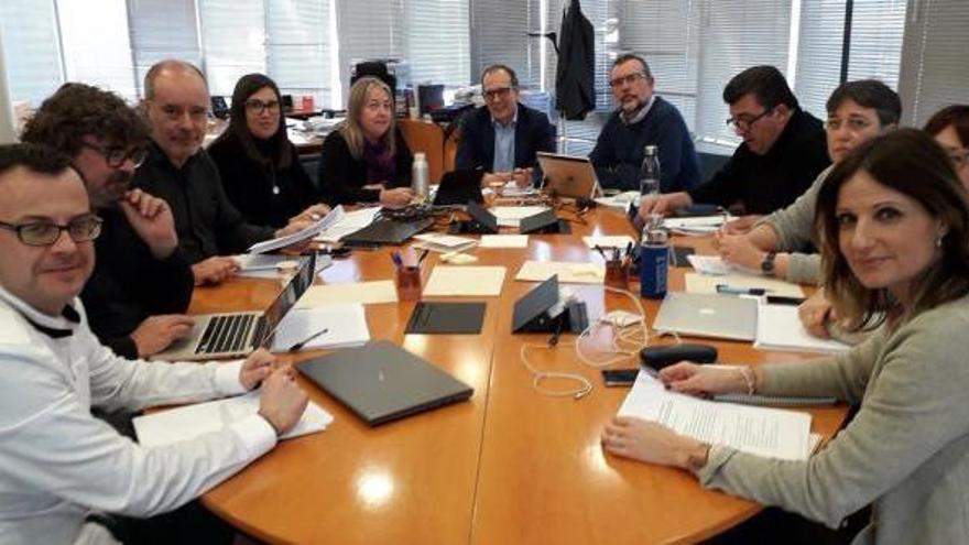 El consejo rector de la radiotelevisión pública valenciana, reunido el martes antes de la votación.