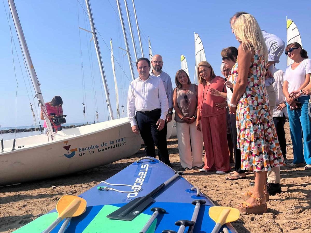 Galeria: Pérez Llorca visita la Escola de la Mar de Benicàssim y destaca la apuesta por el ocio educativo este verano