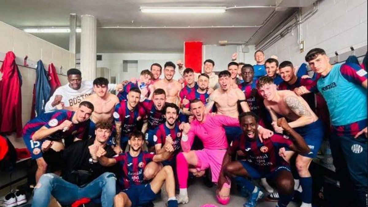 La plantilla de l'Escala durant la temporada passada.