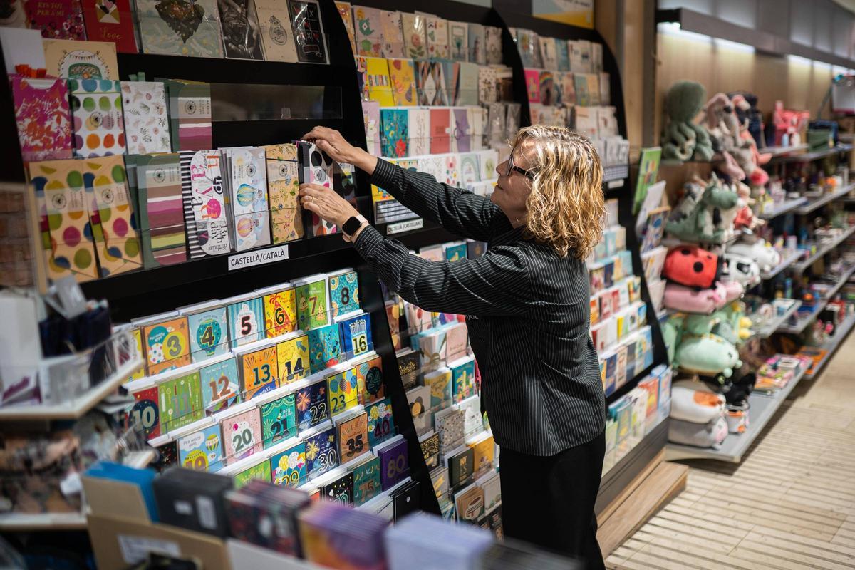 Magda, dependienta de la tienda Arajol, situada en la calle Francesc Layret, que será peatonalizada