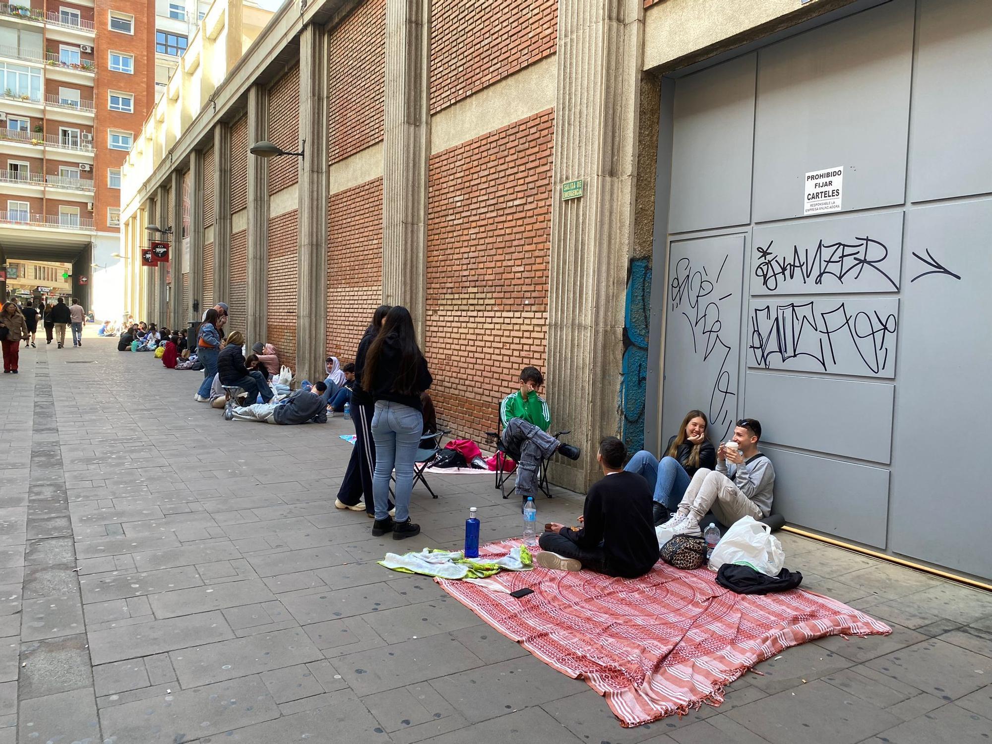 Colas en València para el concierto de Bad Gyal doce horas antes