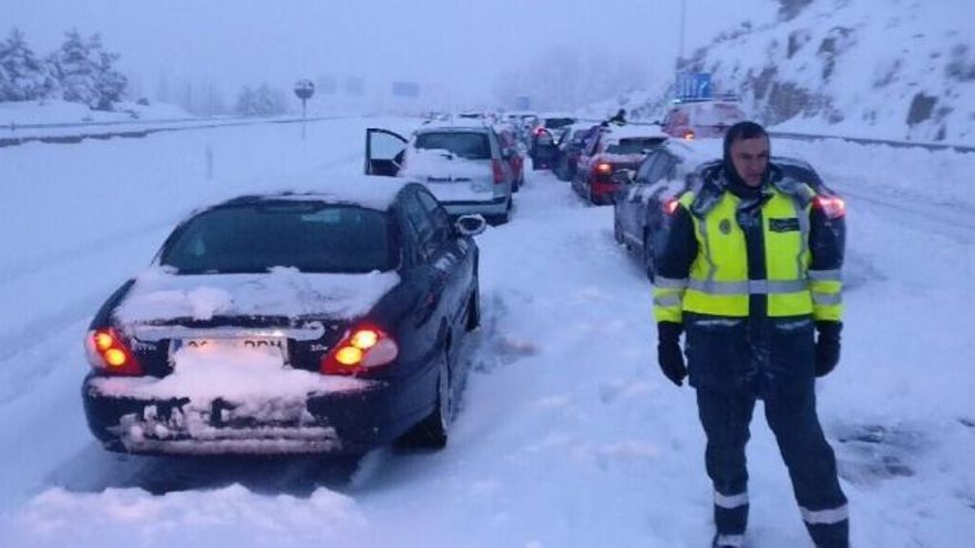 Iberpistas pagará 165 euros a cada afectado por el colapso de la AP-6 de comienzos de año que afectó a cientos de asturianos