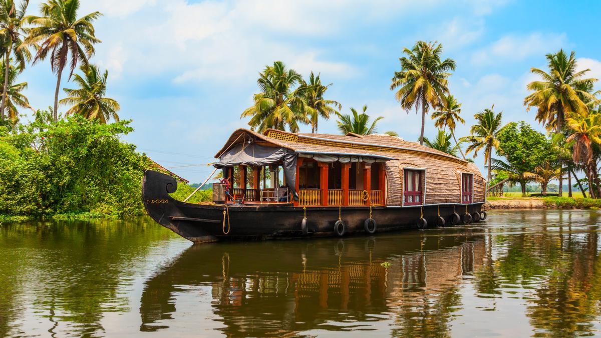 Rumbo a Alleppey, la Venecia del Este de la India surcada por sus casas flotantes