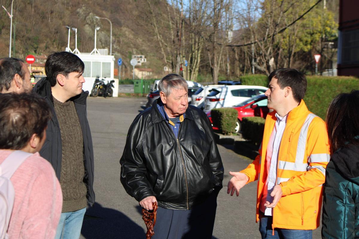 EN IMÁGENES: Visita del exdirectivo de la NASA a las minerías del pozo Santiago para hablar sobre el futuro laboratorio que podría recrear las condiciones de vida en la Luna