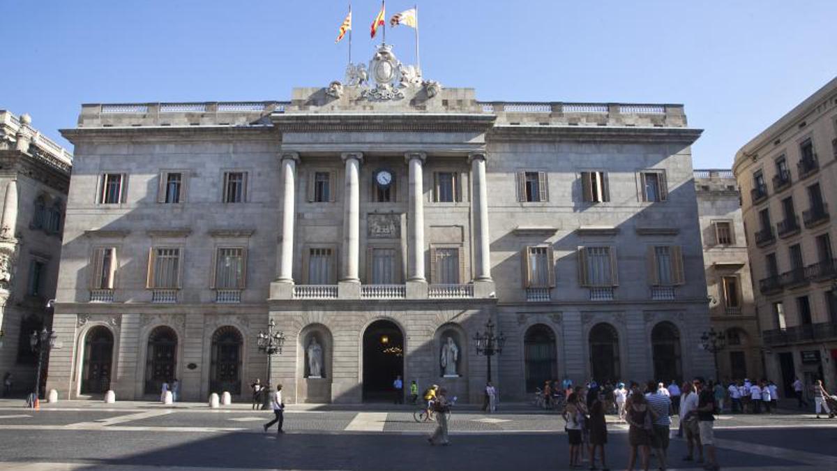 Fachada del ayuntamiento de Barcelona