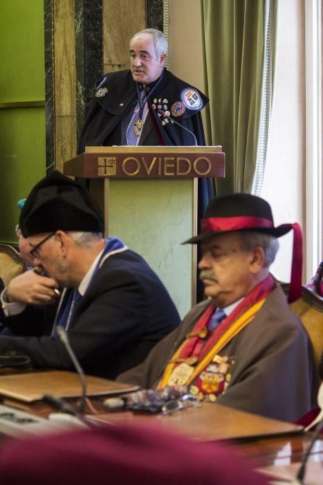 Acto de las cofradías en el Ayuntamiento de Oviedo