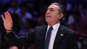 Sergio Scariolo, durante el partido del Madrid en Dubái