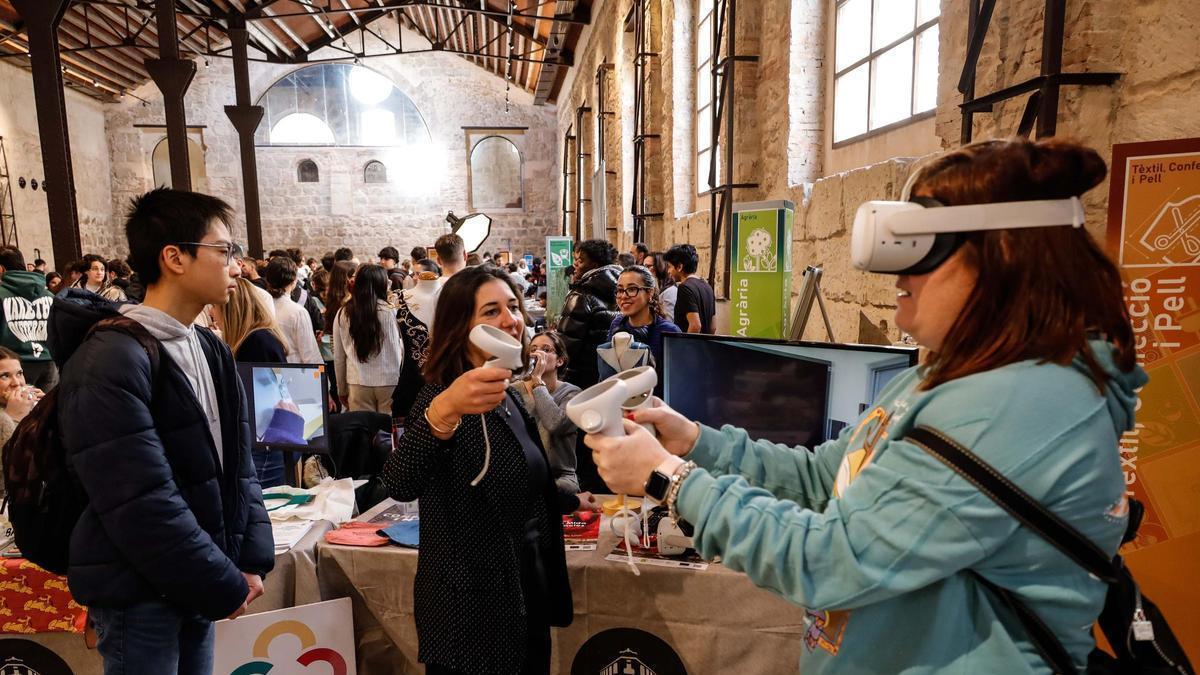 Más de 1.000 alumnos visitan la Fira d'Habilitats de FP de l'Alcoià i el Comtat