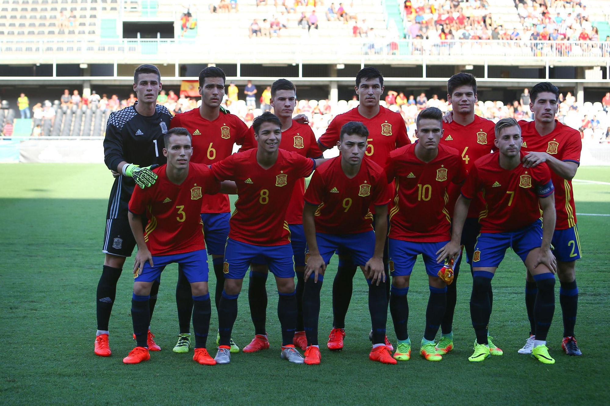 Galería | Búscate en las últimas visitas de la selección española al SkyFi Castalia