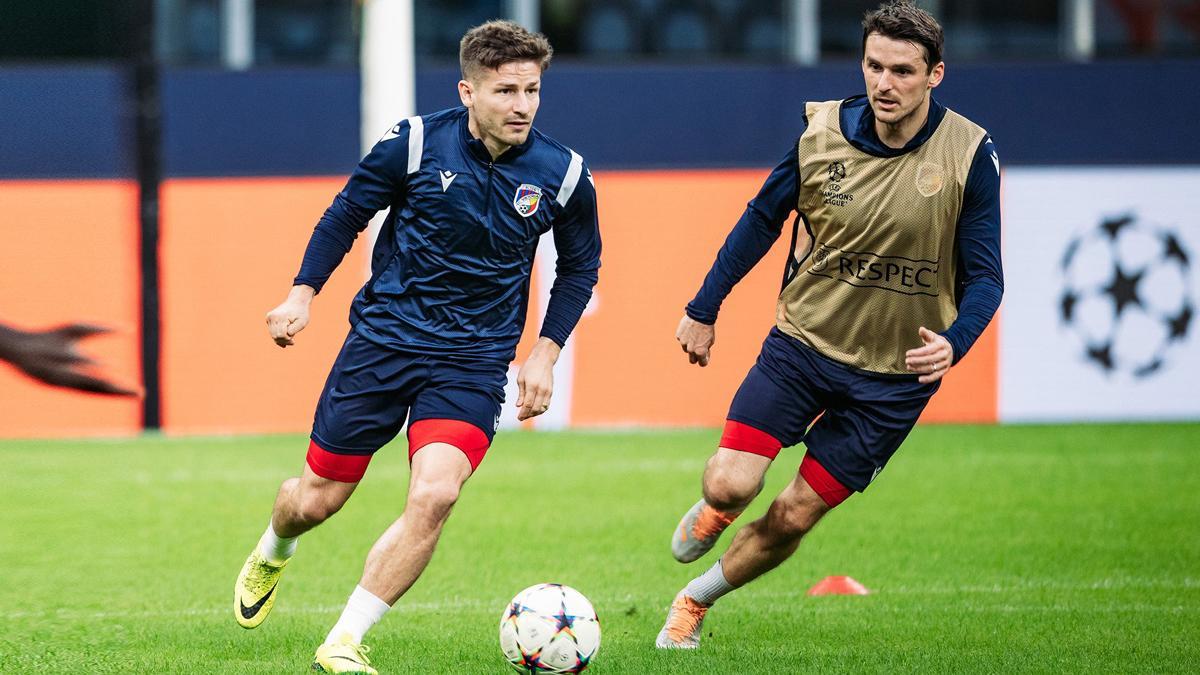 deportes   viktoria pilsen entrenamiento en San Siro Milan