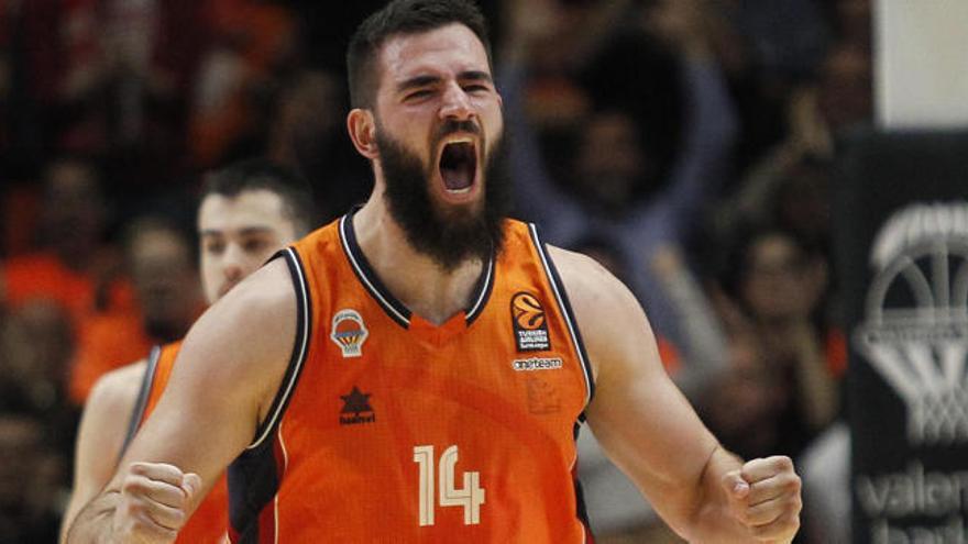 La Fonteta empuja al Valencia Basket a una victoria heroica