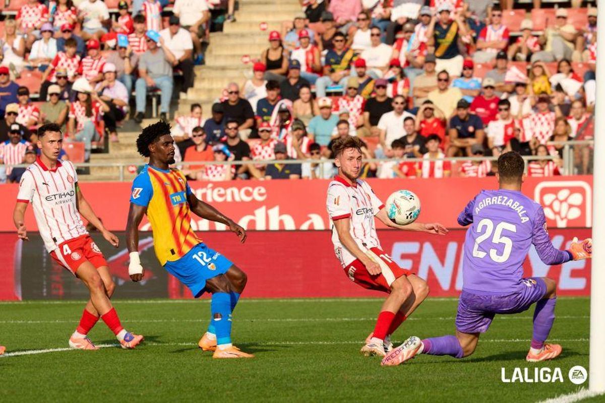 Imagen de la acción previa al segundo gol del Girona