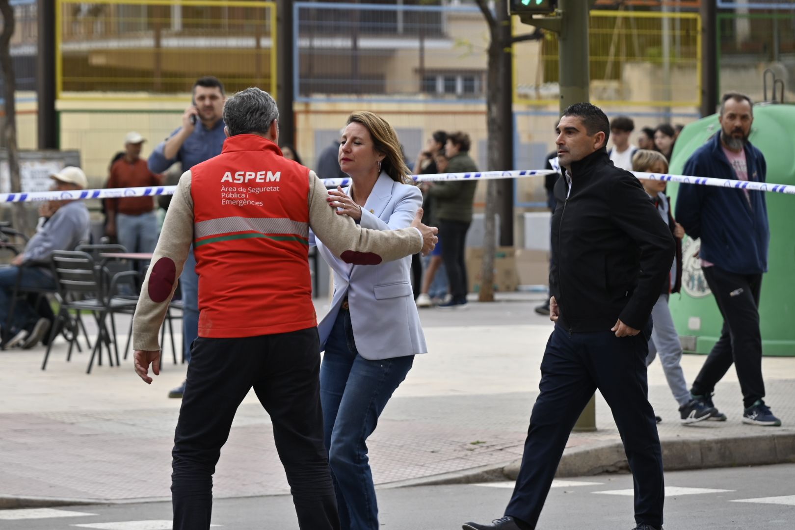 Las imágenes del incendio en un edificio de Castelló