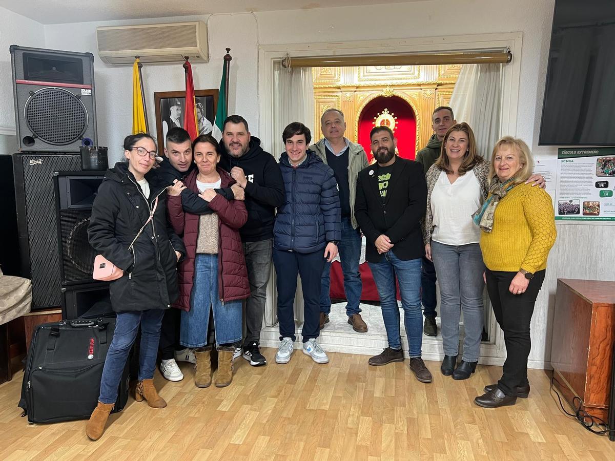 El alcalde de Plasenzuela durante su visita a los paisanos en la diáspora.