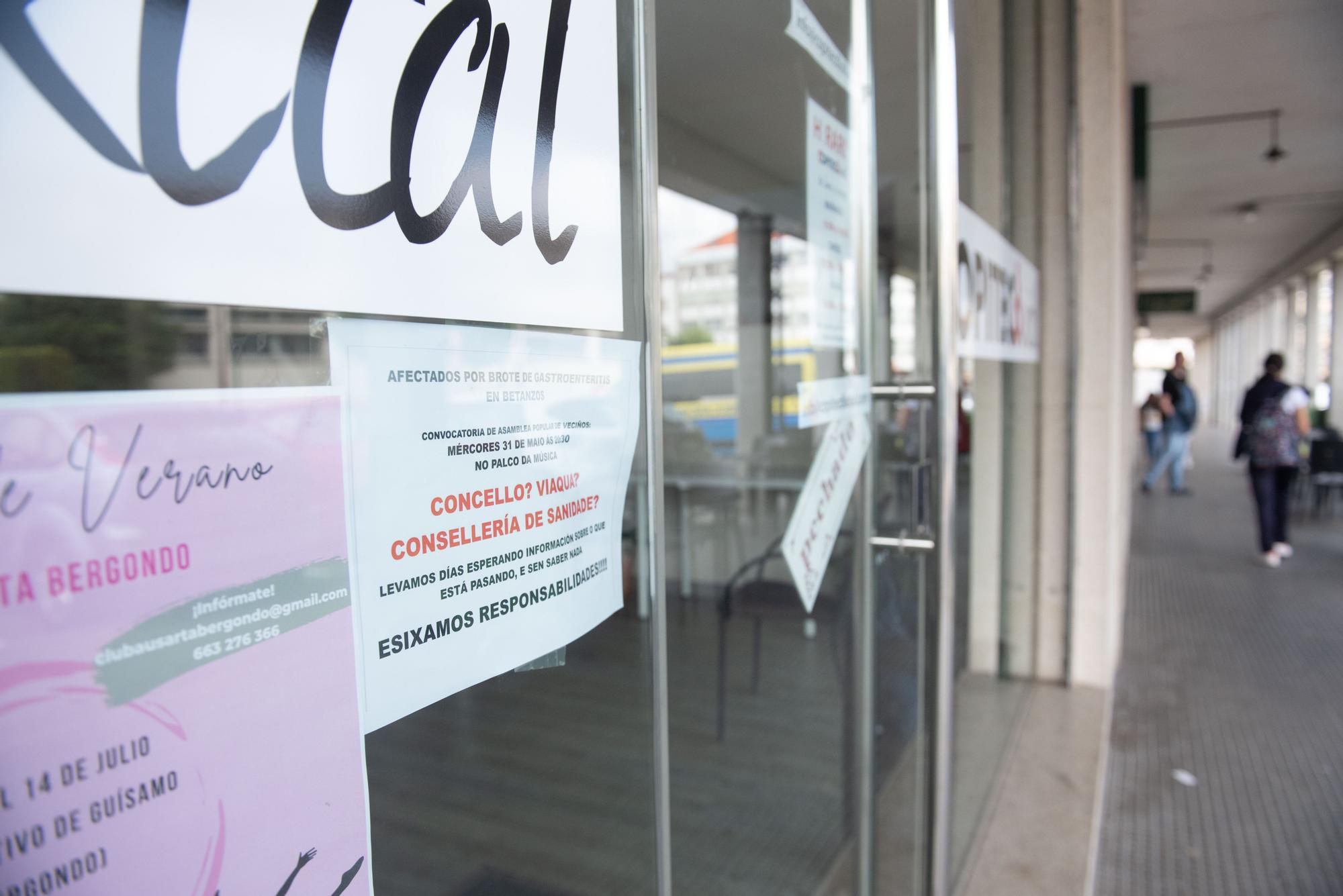 Betanzos fleta cisternas y reparte garrafas ante las restricciones de agua por la gastroenteritis