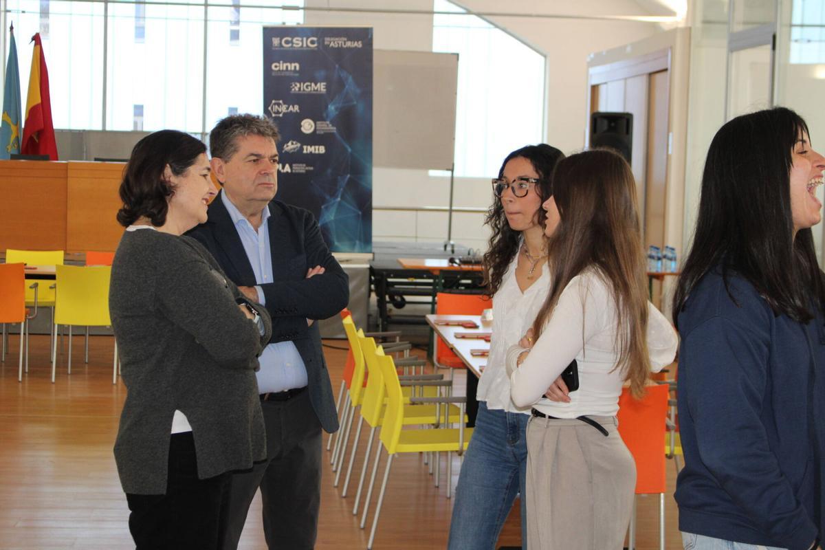 Jornada del CSIC mujer Ciencia en Sotrondio con colegios del concejo