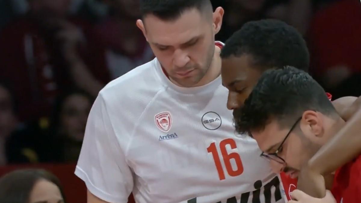 Vuelve a jugar tras año y medio lesionado y se vuelve a romper a los dos minutos, la pesadille de Keenan Evans