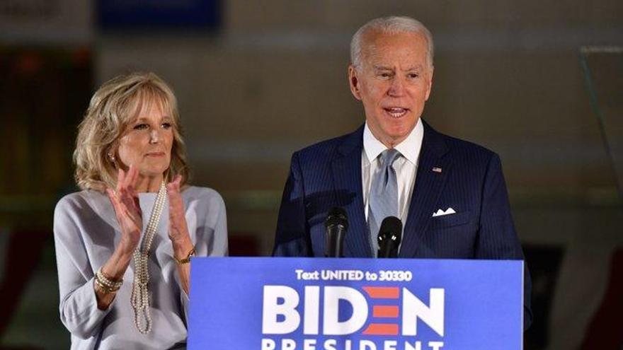 Biden niega haber cometido la agresión sexual denunciada por una exasistente