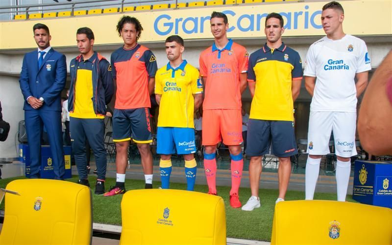 Presentación de las camisetas de la UD Las Palmas