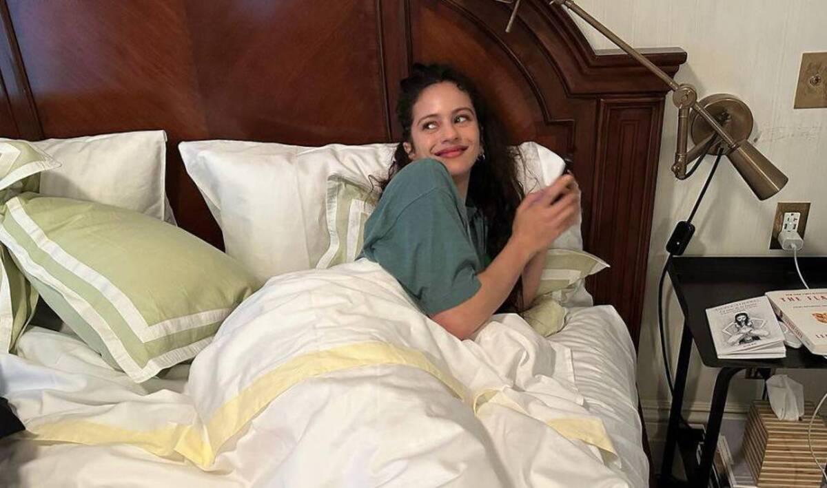 El libro que Rosalía tiene en la mesilla de noche (y es Premio Nacional de Literatura)