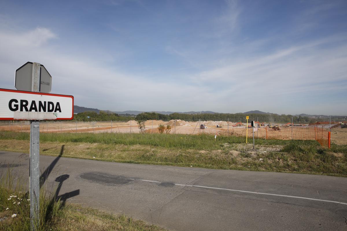 Despliegue y avance de las obras de Amazon en la parcela de Bobes