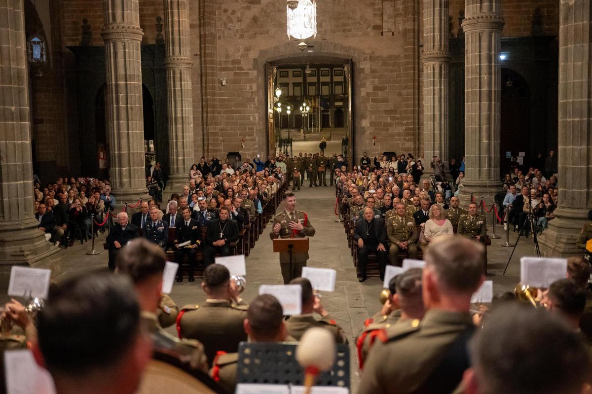 Así fue el concierto cofrade de la Banda de Guerra en la Catedral de Canarias