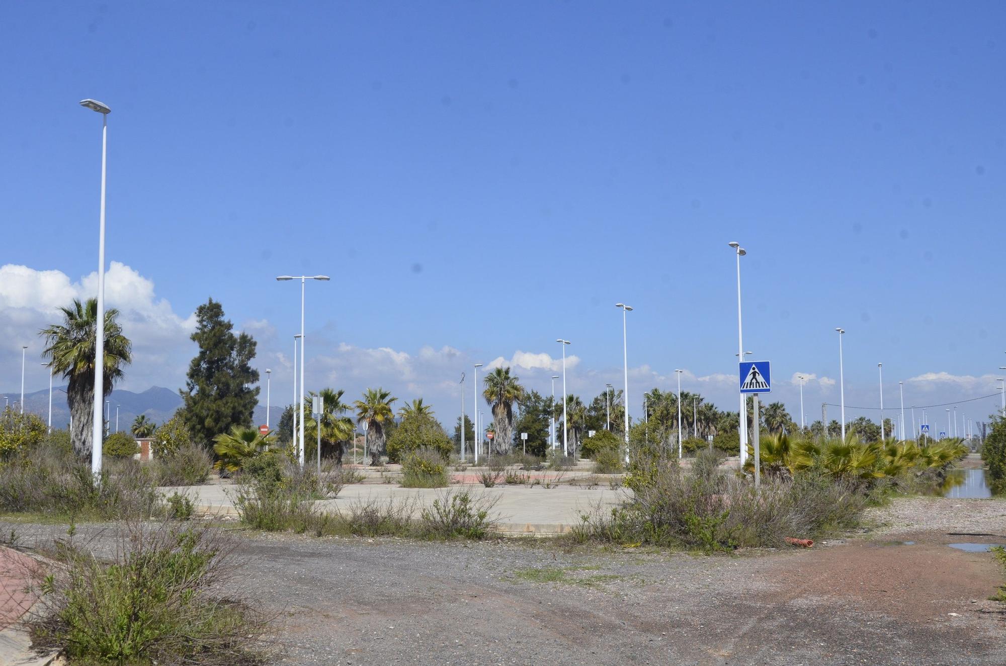 El PAI Belcaire Sur de Moncofa, una urbanización abandonada y habitada solo por la maleza