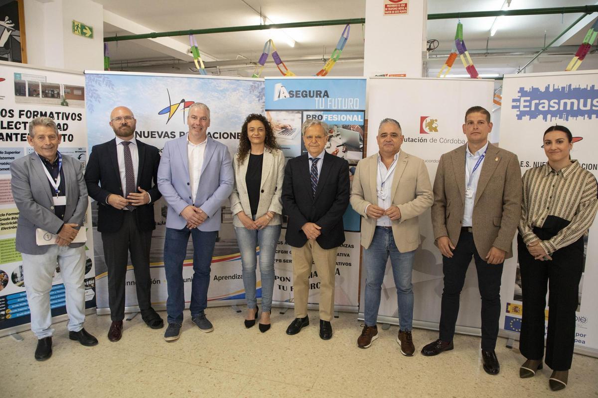 Autoridades en el III Encuentro Empresarial IES Nuevas Poblaciones de La Carlota.