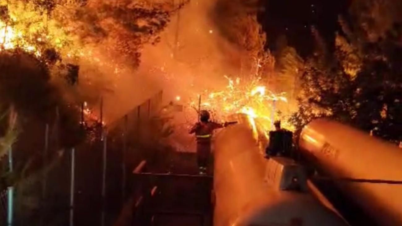 Las imágenes de la lucha contra el fuego en Montitxelo