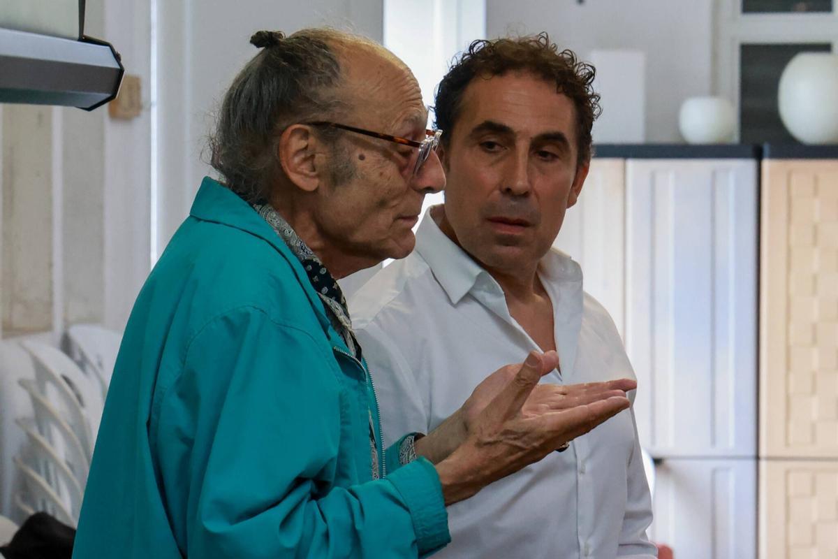 El taller en el que Antoni Miralda presentó su «Romería Update», fusionando su arte con los moldes de exvootos de la histórica Cerería Diéguez, en Pontecesures.