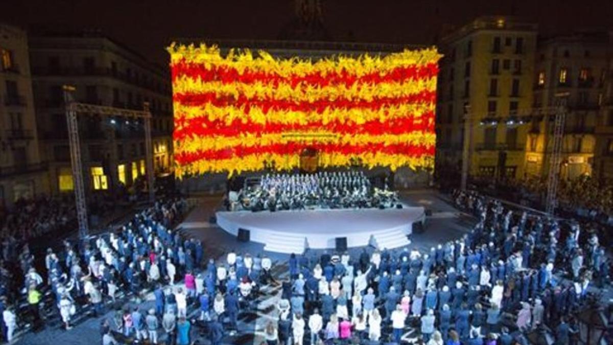 Acto institucional de la Diada en la plaza de Sant Jaume.