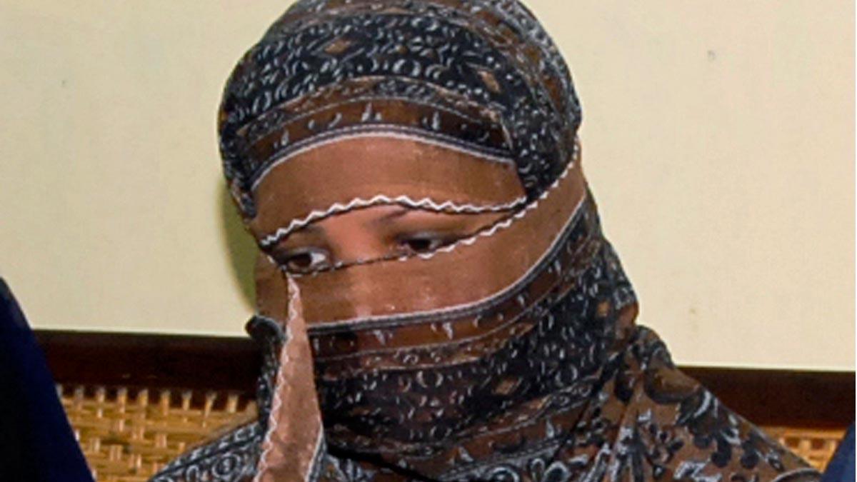 La cristiana Asia Bibi deja Pakistán para reunirse con su familia en Canadá