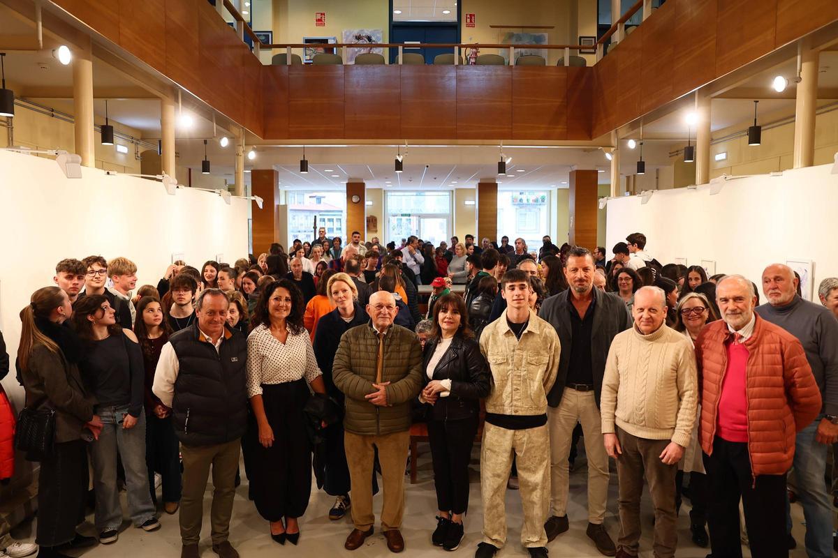 EN IMÁGENES: El arte a bolígrafo del artista de 16 años Aarón Martínez desembarca en Avilés