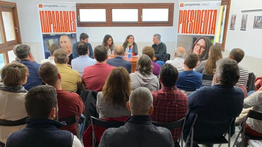 Un instante del acto de hoy en Alcosser de Planes