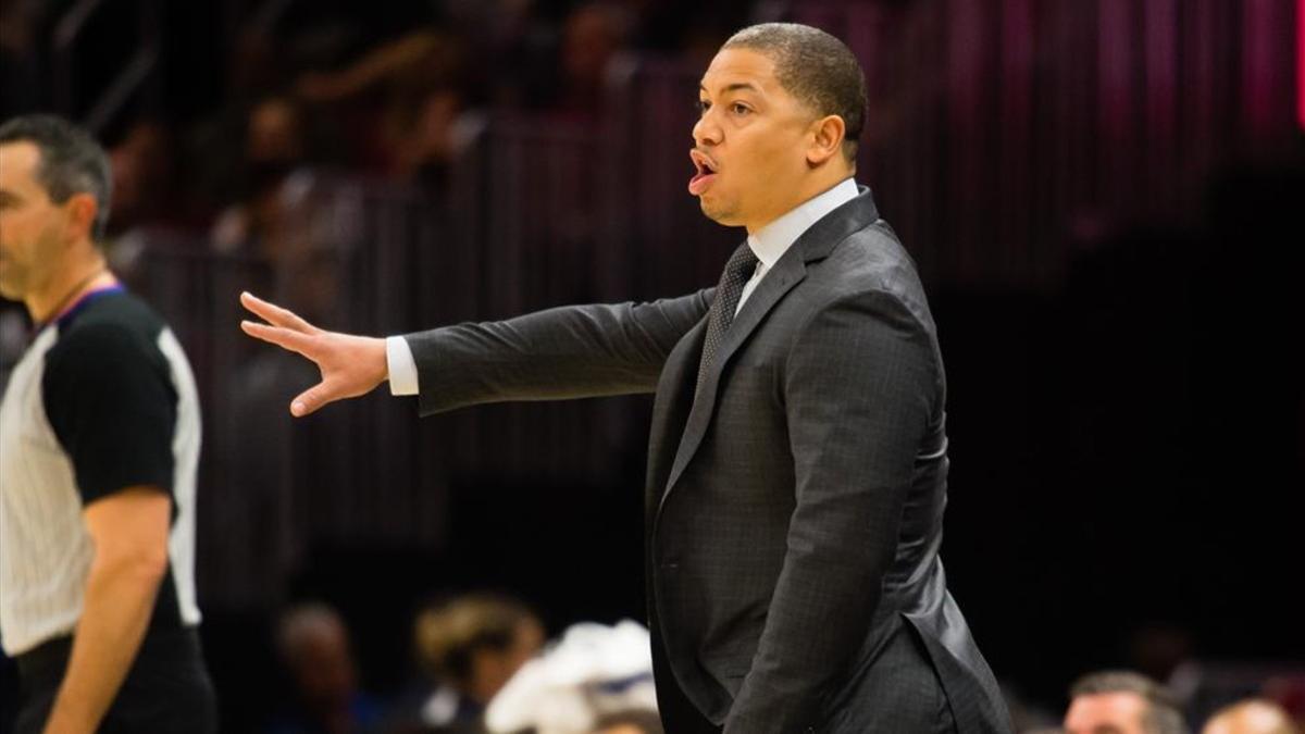 Lue deja los Cavaliers temporalmente por problemas de salud