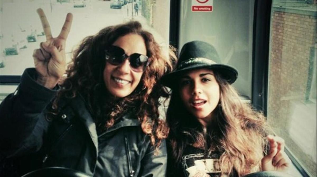 Rosario Flores i la seva filla, Lola Orellana. Rosario Flores i la seva filla, Lola Orellana.