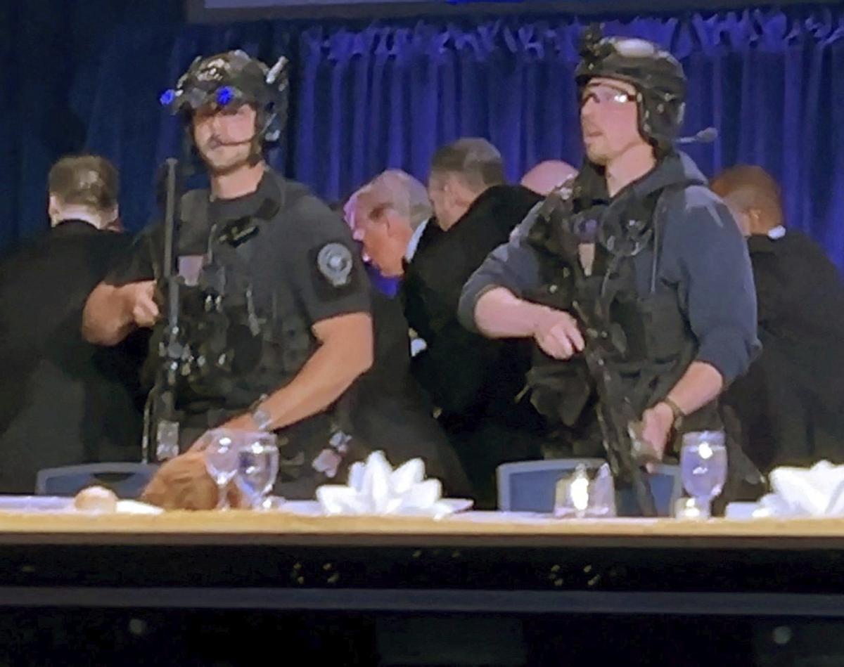 Trump surt il·lès de l’atemptat d’un jove que el considerava "un traïdor"